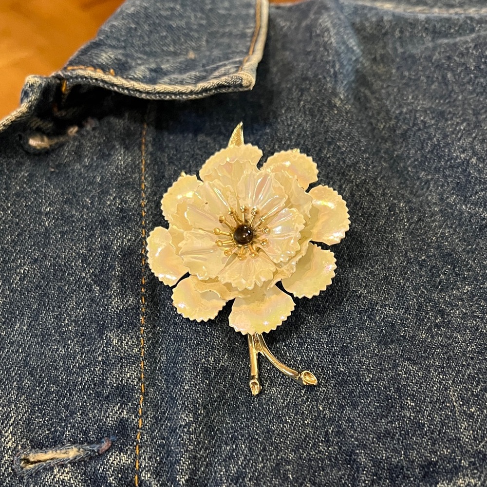 Elegant White Enameled Flower Brooch